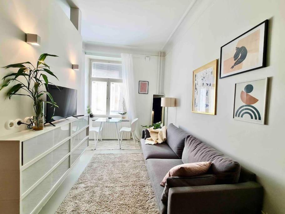 Stylish Studio In Downtown Хельсинки Экстерьер фото